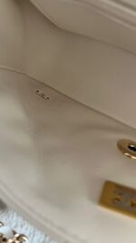⁦Chanel 
Mini Bag White Leather⁩ - الصورة ⁦4⁩