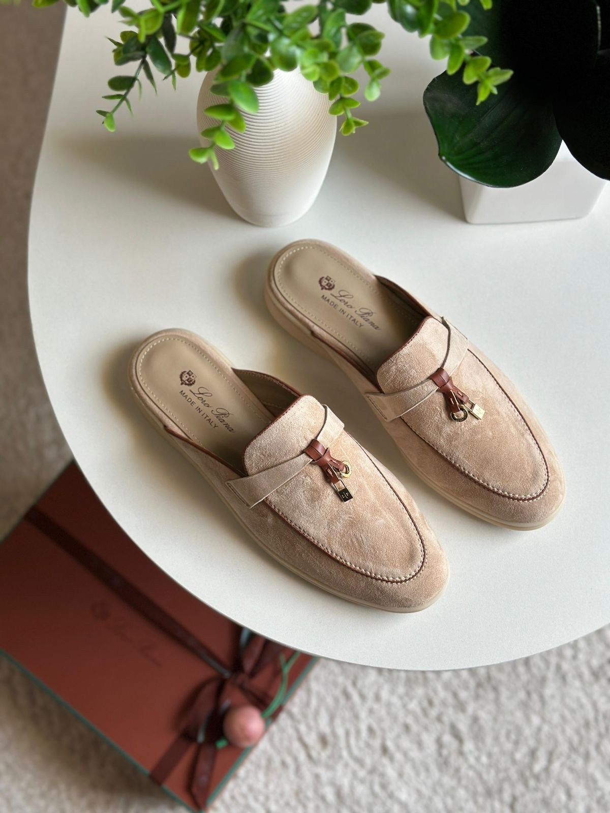 WhatsApp-Image-2024-08-28-at-12.22.36-PM.jpeg LORO PIANA - الصورة 1