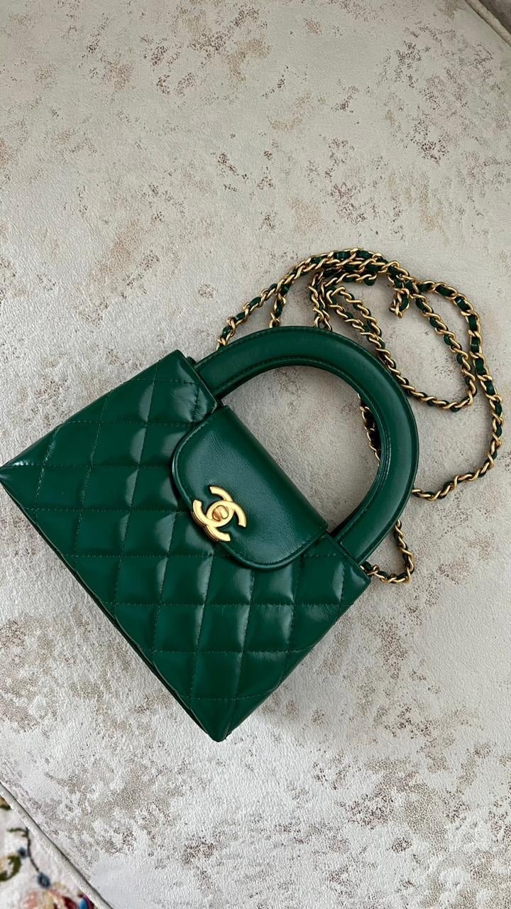 eeb63068-1183-4393-9a1d-4a297a558a47.jpeg Chanel Mini Kelly Dark Green - الصورة 1