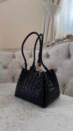 ⁦BOTTEGA VENETA⁩ - الصورة ⁦2⁩