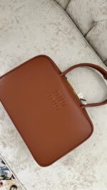 ⁦MIU MIU⁩ - الصورة ⁦5⁩