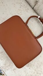 ⁦MIU MIU⁩ - الصورة ⁦6⁩